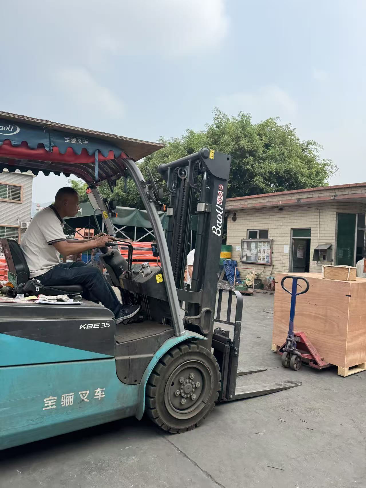 Ultimi blog aziendali su La distribuzione mondiale in azione: le scaffalature per la conservazione della muffa in movimento