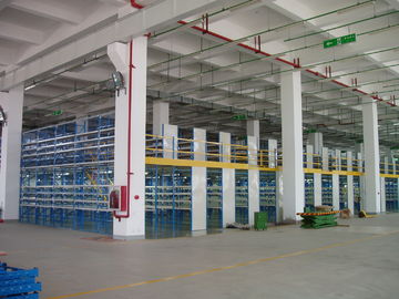 Pavimenti di mezzanino industriali della pavimentazione a due stadi che accantonano altezza di 5m con il bordo laterale