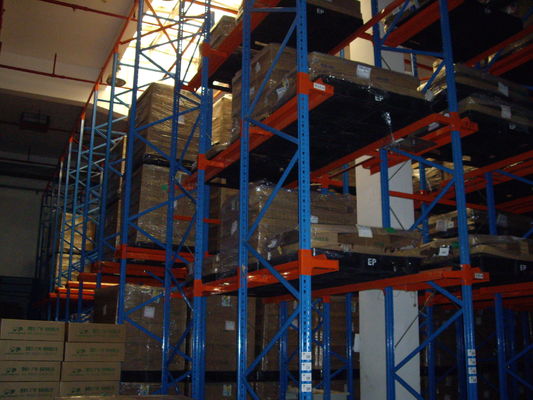 comprare un azionamento della navata laterale di accesso in pallet industriale tormenta per stoccaggio del magazzino, 1500KG fabbricazione online